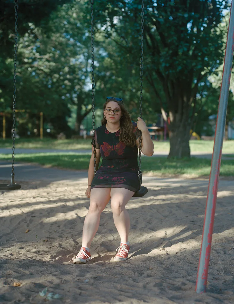Série photographique « Pour se tailler une place » — présence des adolescentes dans les parcs de Pointe-aux-Trembles, Montréal, par Michelle Caron-Pawlowsky pour Respire (2022)